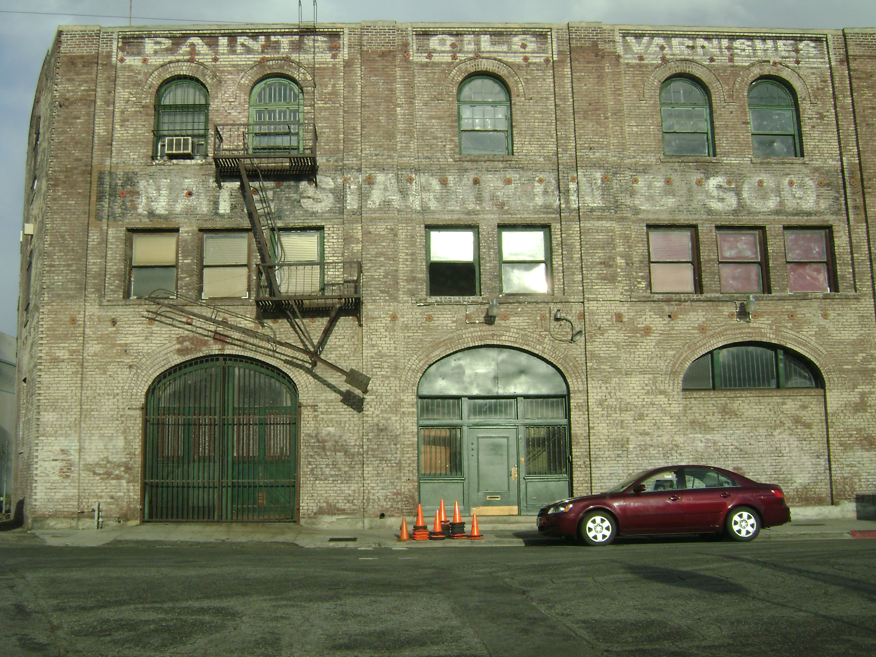Mateo Street, Los Angeles — the street outside the Paddy's Pub filming location (Starkman Building) from It's Always Sunny in Philadelphia